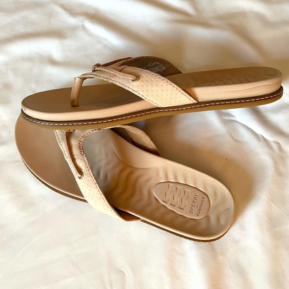 Sperry Womans 11 Waveside Plushwave Sandals Beach Comfort Flipflop Slide Tan
